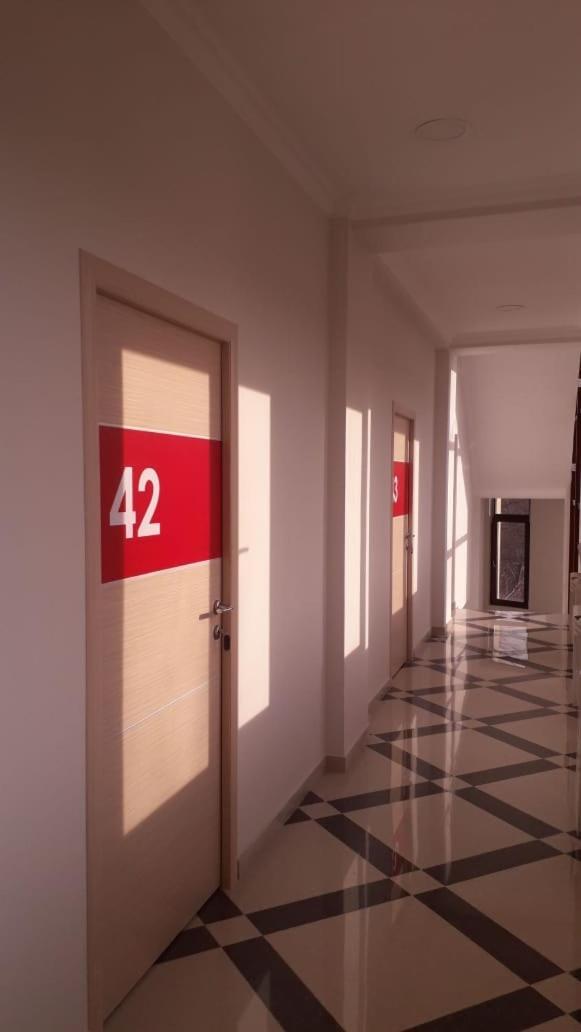 Mika Hotel Almatî Exterior foto